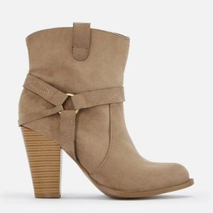 8½ JustFab Raney Taupe